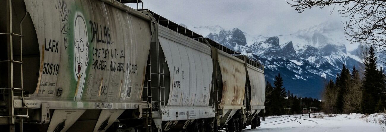 logistics network Canada